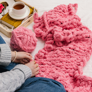 raspberry blanket DIY knit kit